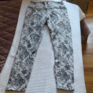 PINK Victoria's Secret Ultimate Leggings in Black, White, Gray Snakeskin